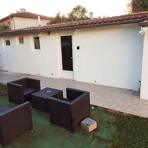 studio-hamam-jardin-piscine-wifi-calme-600m-centre-ville.midi-pyreneeshotels.com/